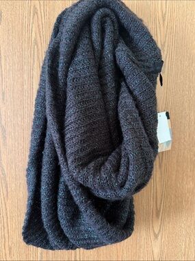 Steve Madden Black Knit Infinity Scarf with Teal Fleck
